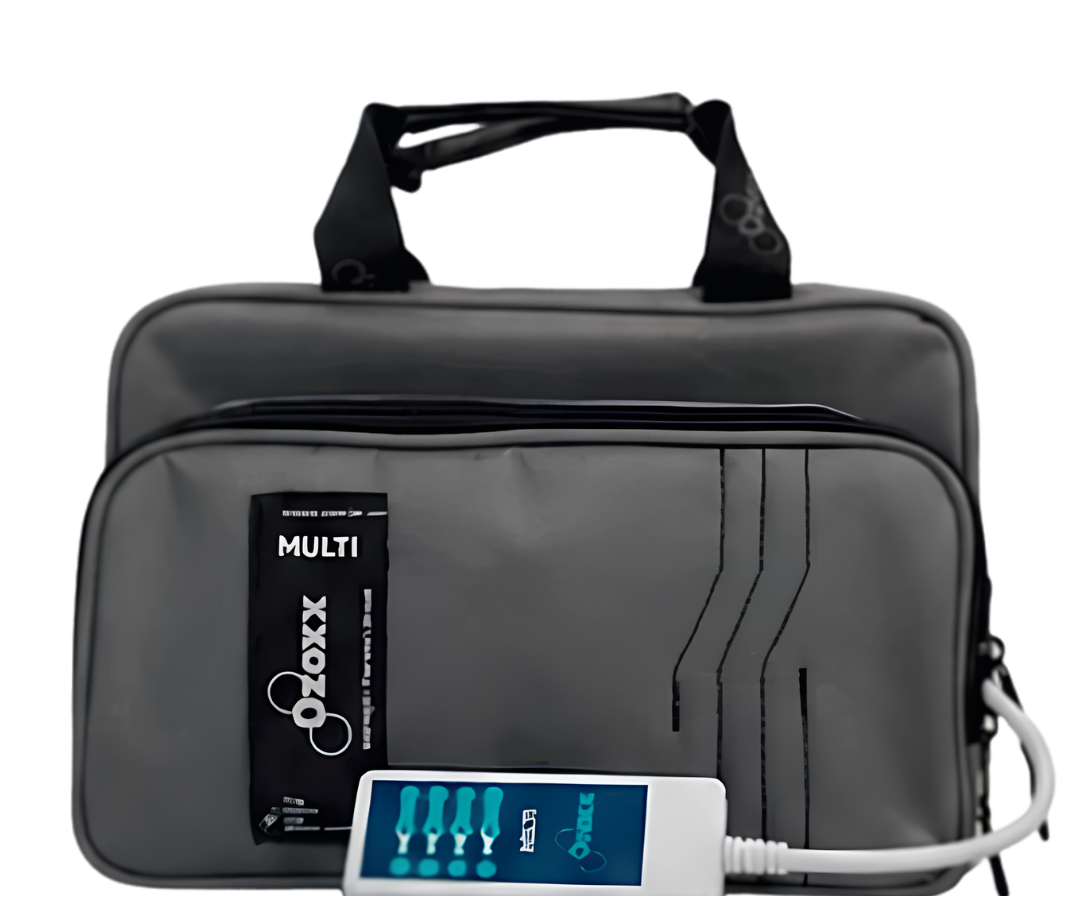 Equipamento Ozoxx Multi com maleta cinza e controle digital